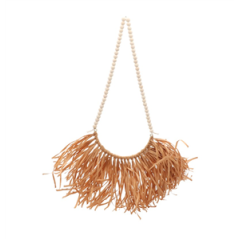 Suspension en perles et raphia marron 40 x 47cm