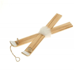 Skis en bois naturel blanc et fourrure 40 x 14 cm
